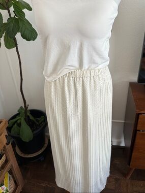 Uniqlo Cream Pleated Knit Midi Skirt polka dots